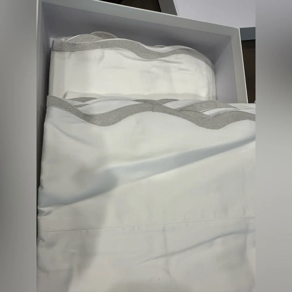 Boll & Branch NEW Signature Embellished Sheet Set King
